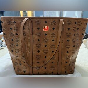 SOLD—- MCM Toni Logo Medium Shopper Tote Bag